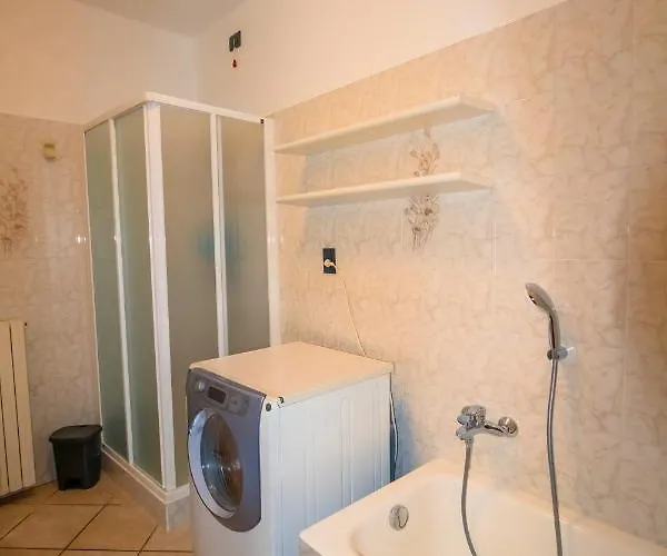 House Nicholas Gera Lario