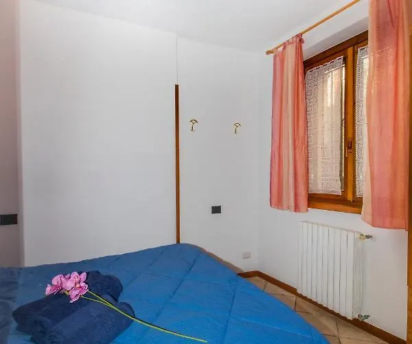 House Nicholas Дом отдыха *